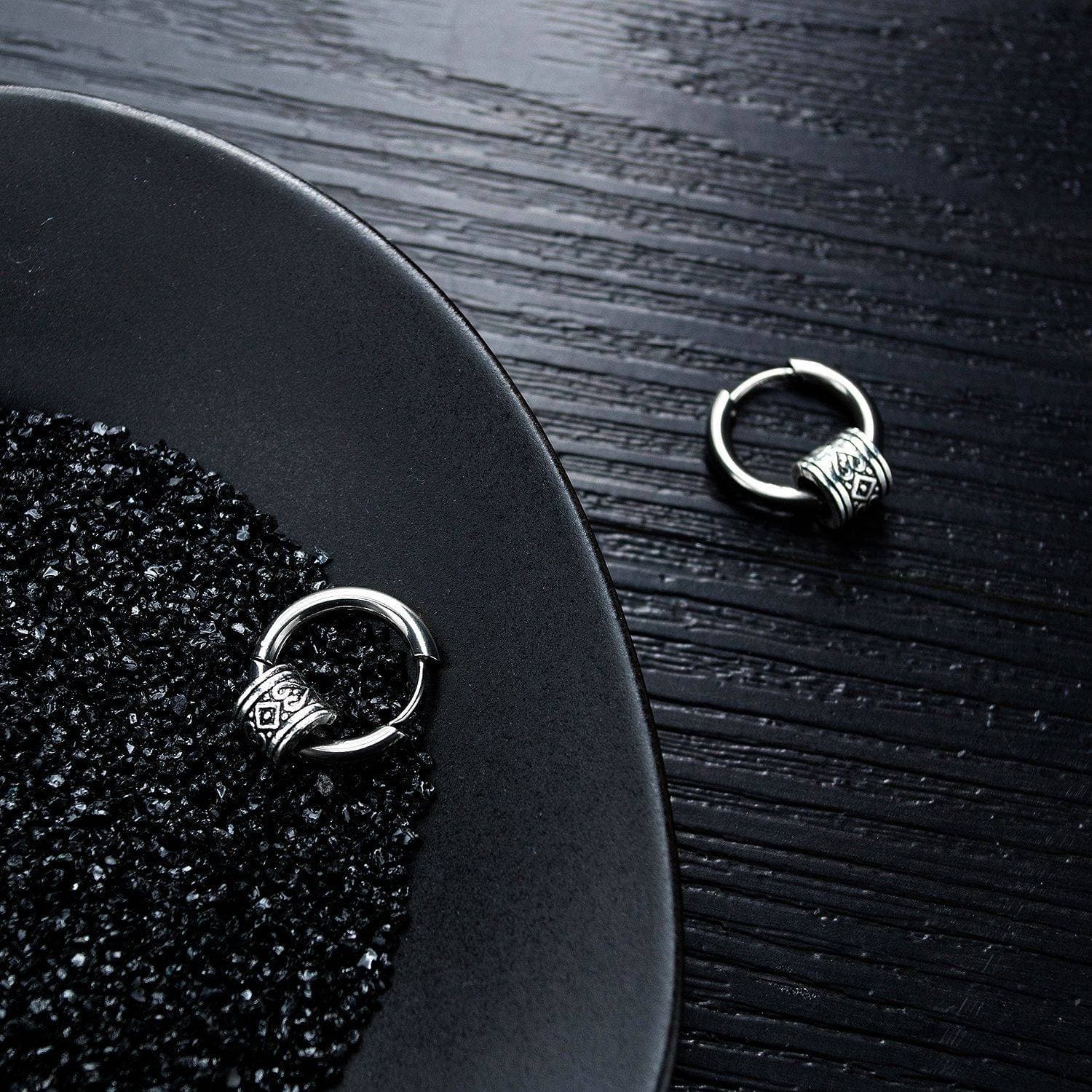 メンズピアス 輪環彫刻ステンレスフープピアス
