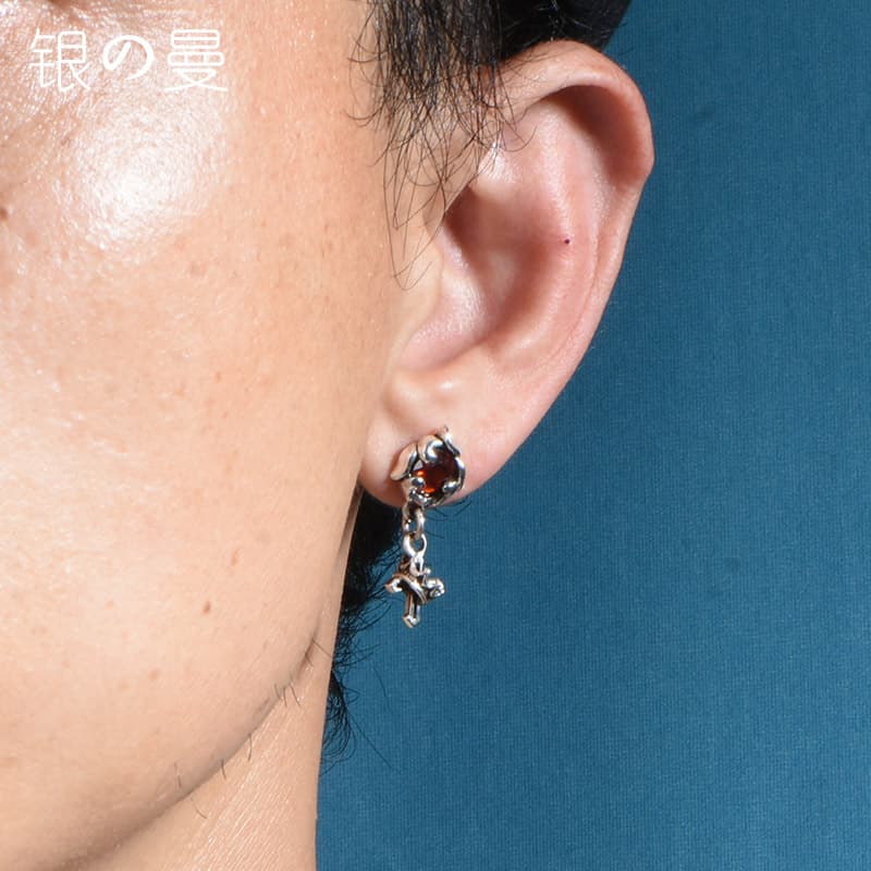 メンズピアス 十字架の宝石ドロップピアス