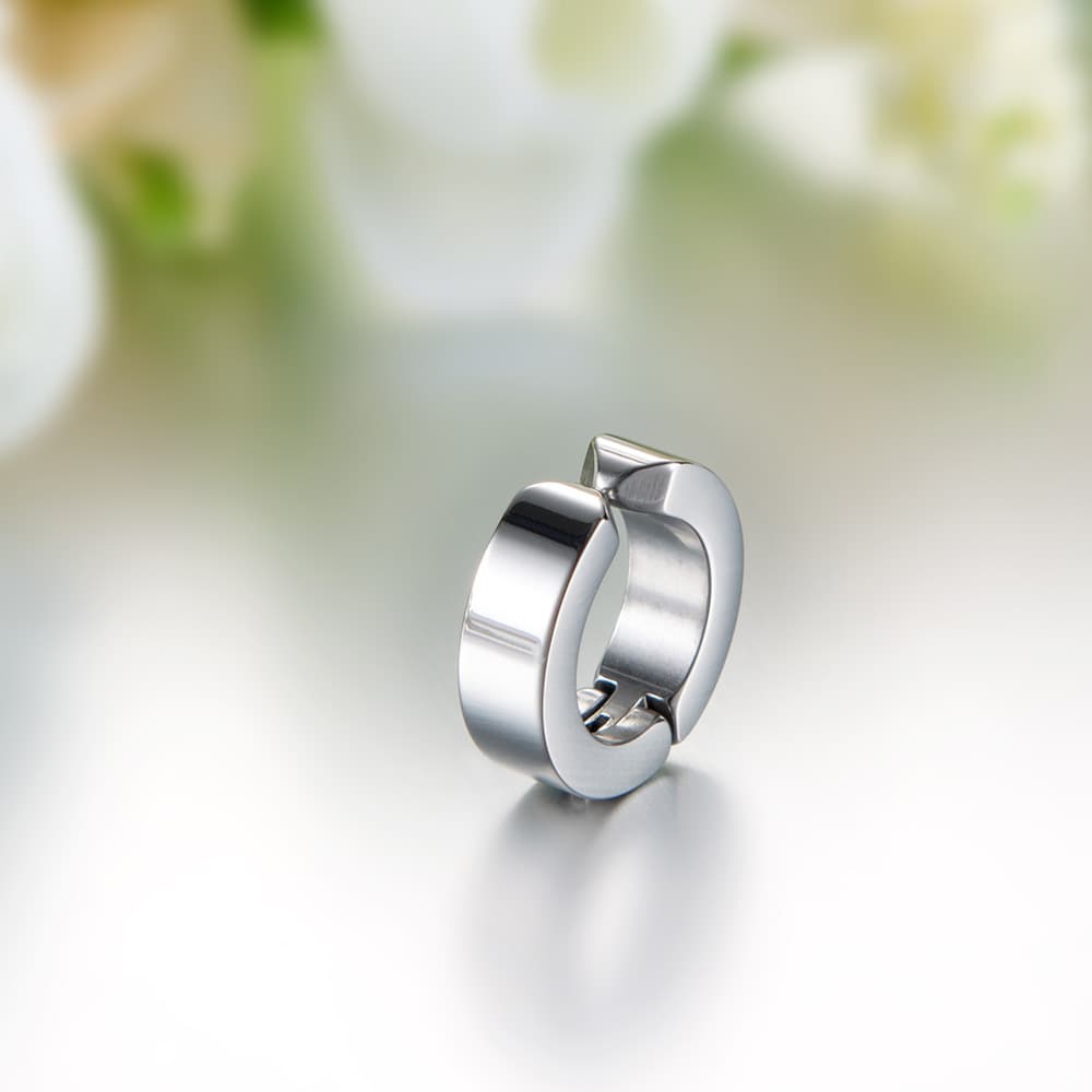 メンズピアス シンプル輝きイヤリング
