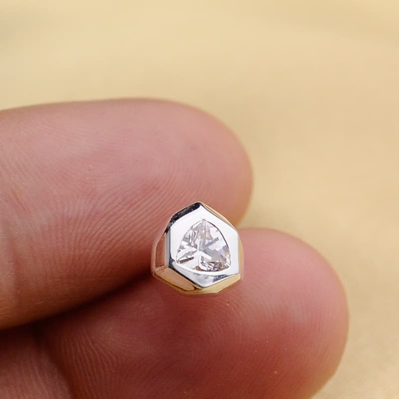 メンズピアス 多面体六角形 宝石ピアス