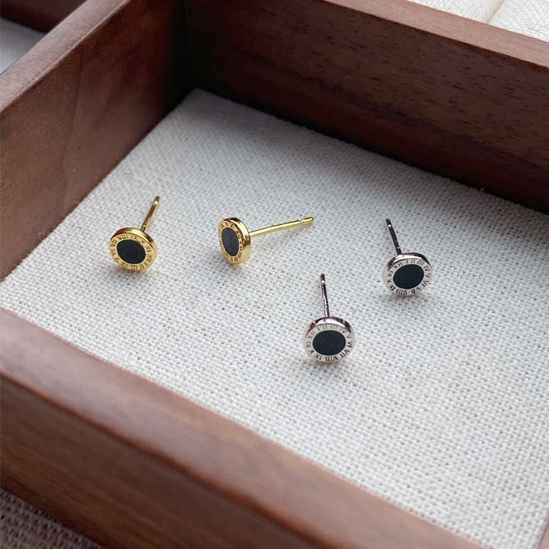メンズピアス 上質シンプル丸形スタッドピアス