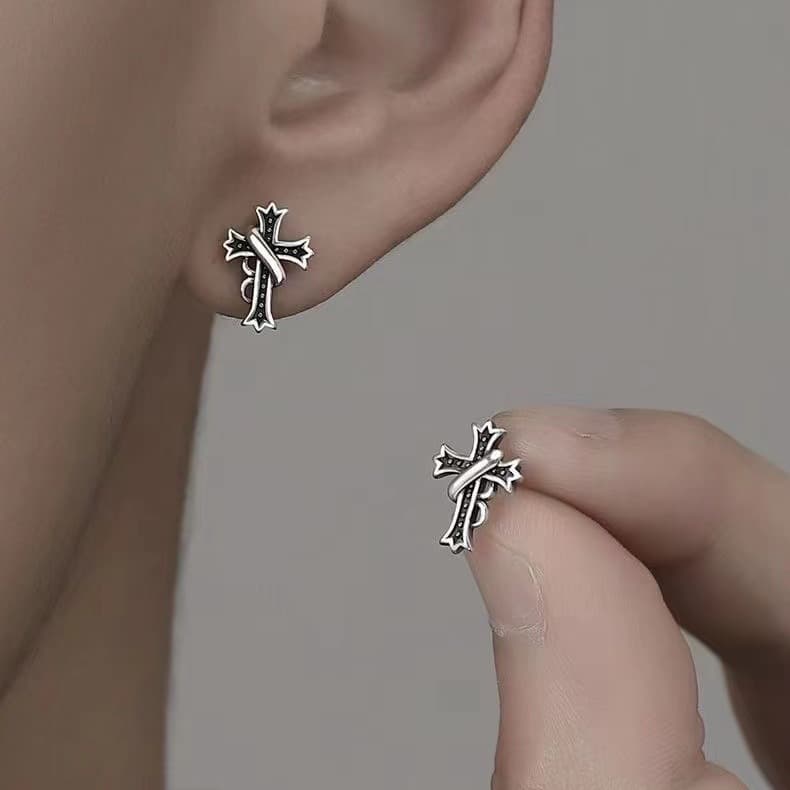 メンズピアス アンティーク風十字架ピアス