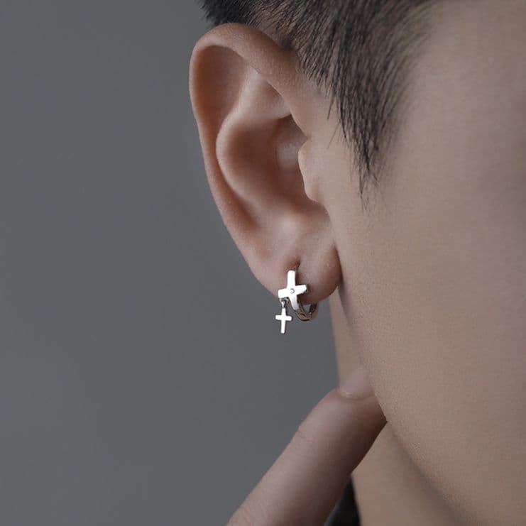 メンズピアス 十字架揺れるフープピアス