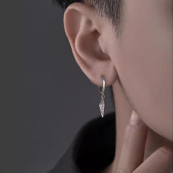 メンズピアス メンズ トライバル シルバーピアス 揺れる耳飾り