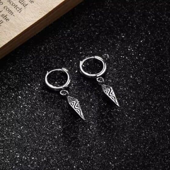 メンズピアス メンズ トライバル シルバーピアス 揺れる耳飾り