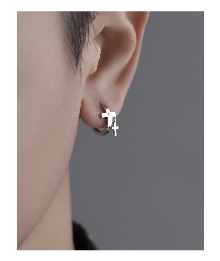 メンズピアス 十字架揺れるフープピアス