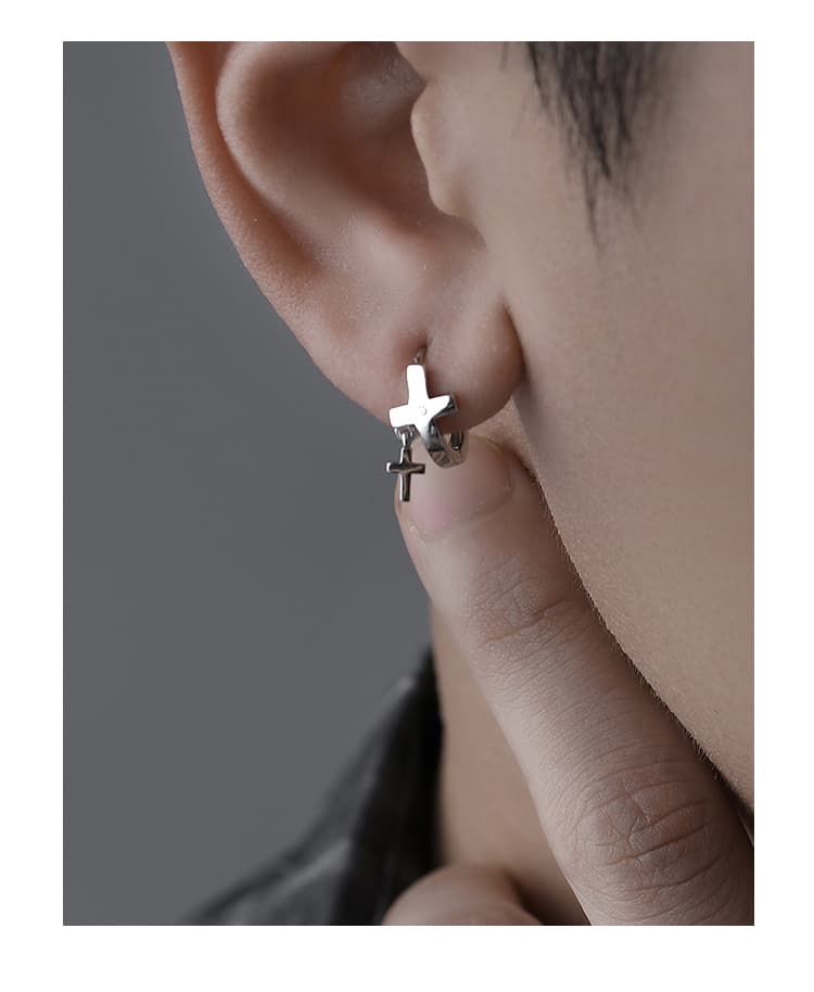 メンズピアス 十字架揺れるフープピアス